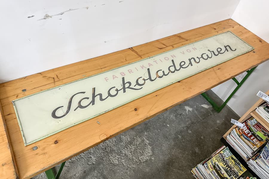 Altes Werbeschild \Schokoladenwaren\